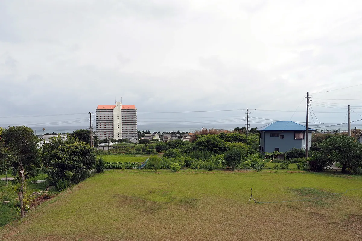 【海が見える土地】