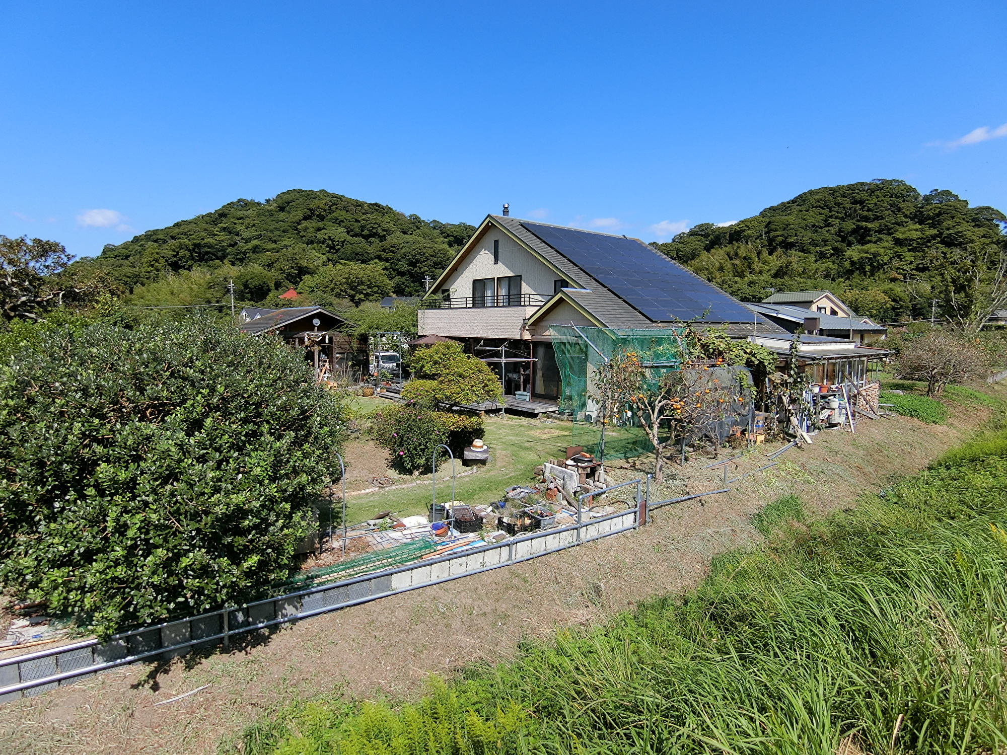 広庭付大型売家　鋸南町上佐久間　3SSLDK　4950万円 サムネイル画像2