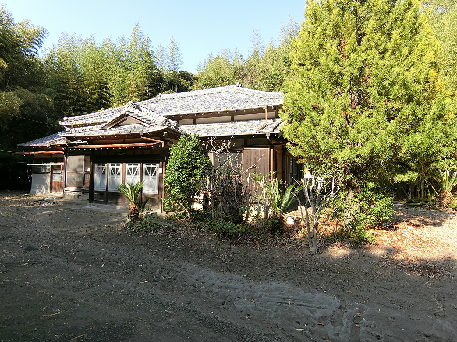 広大敷地付売民家　館山市佐野　5K＋土間　1850万円 サムネイル画像1