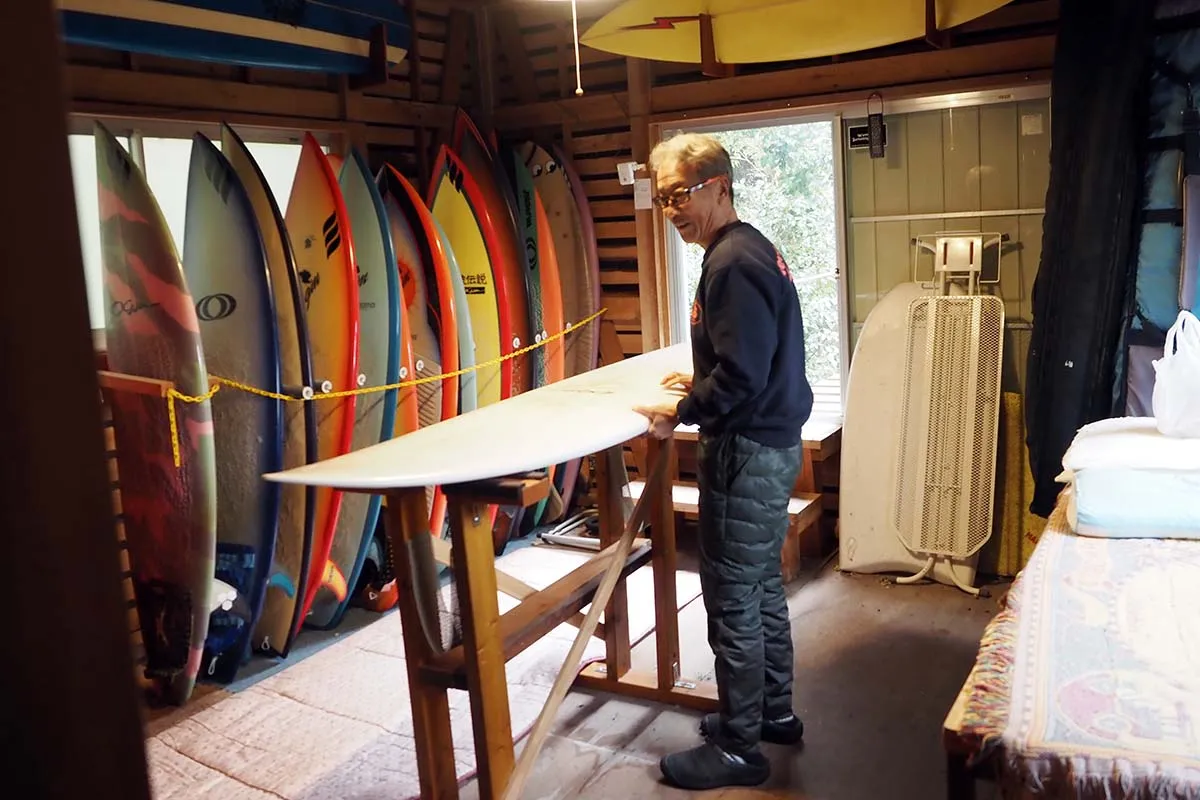 【サーフボードが並んだ部屋】