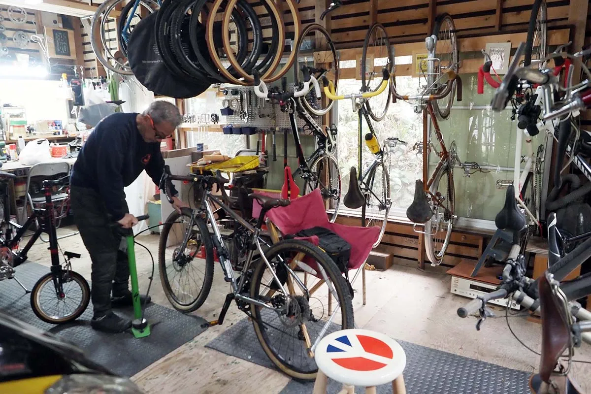 【自転車屋さんのような趣味の部屋】