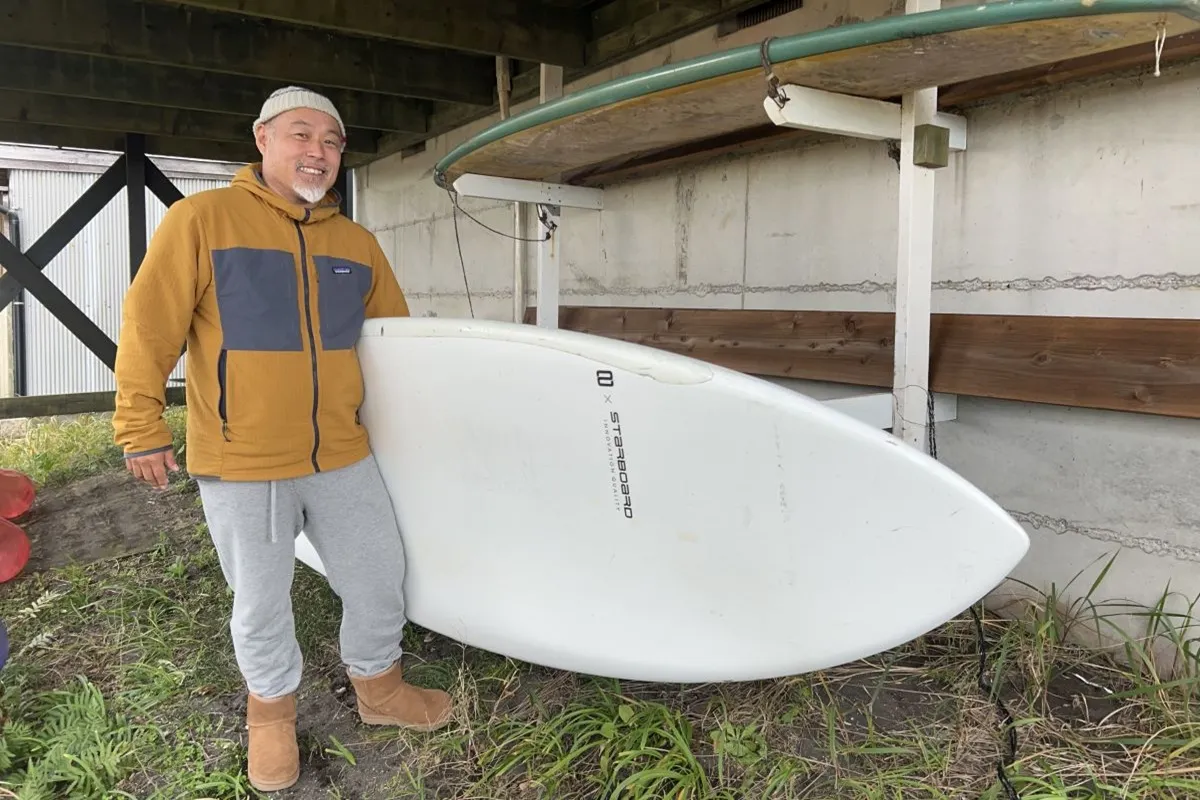 【基礎下のサーフボード置き場で】