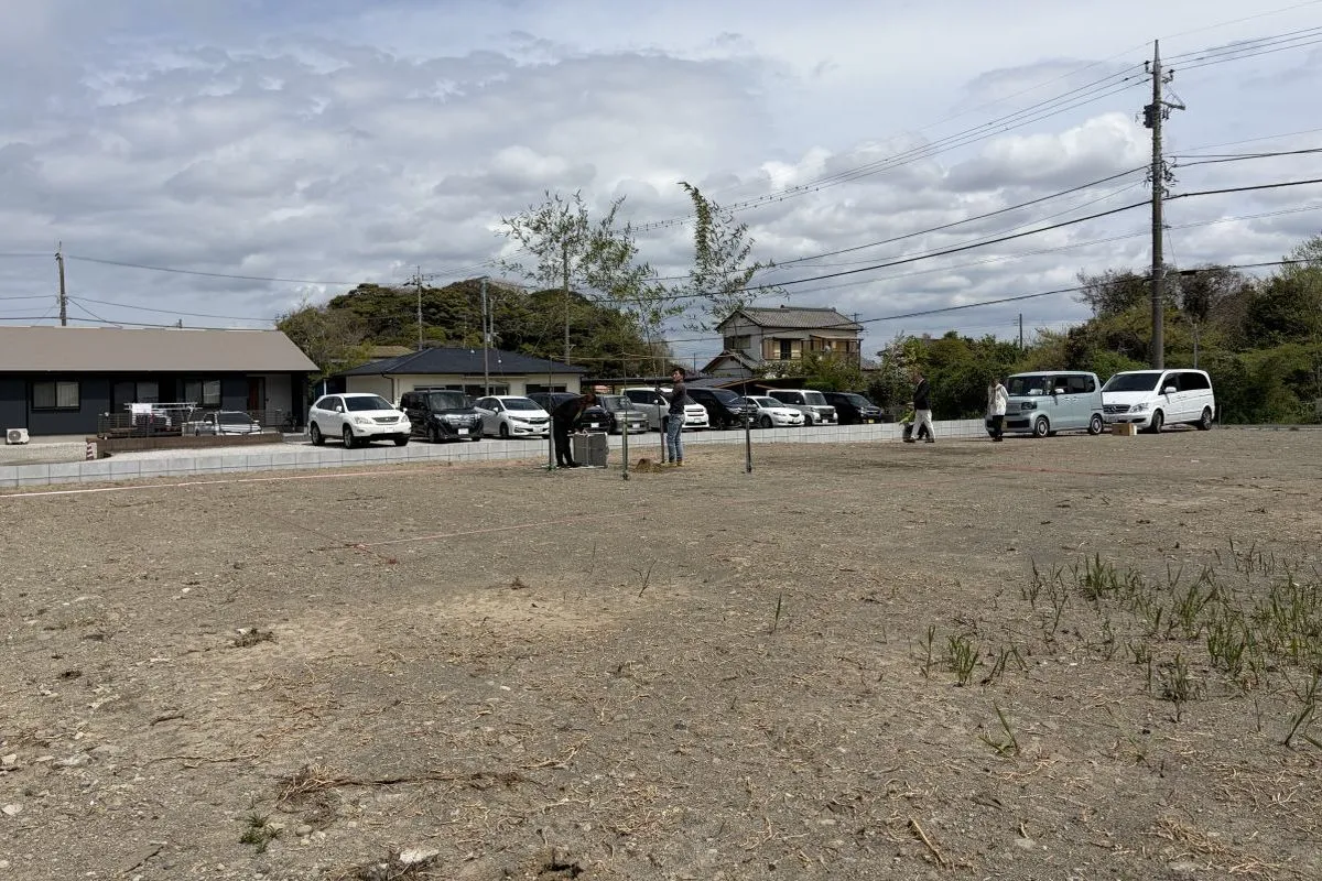 【ここに大和田家の新しい家が建つ】