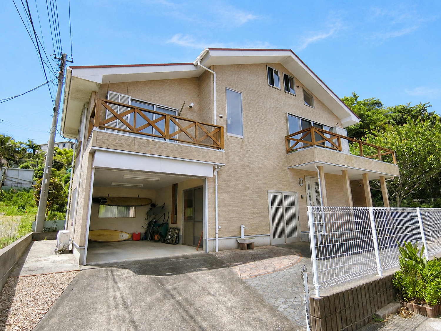 インナーガレージ付海浜売別荘　館山市加賀名　2SLDK＋ロフト他　2380万円 サムネイル画像2