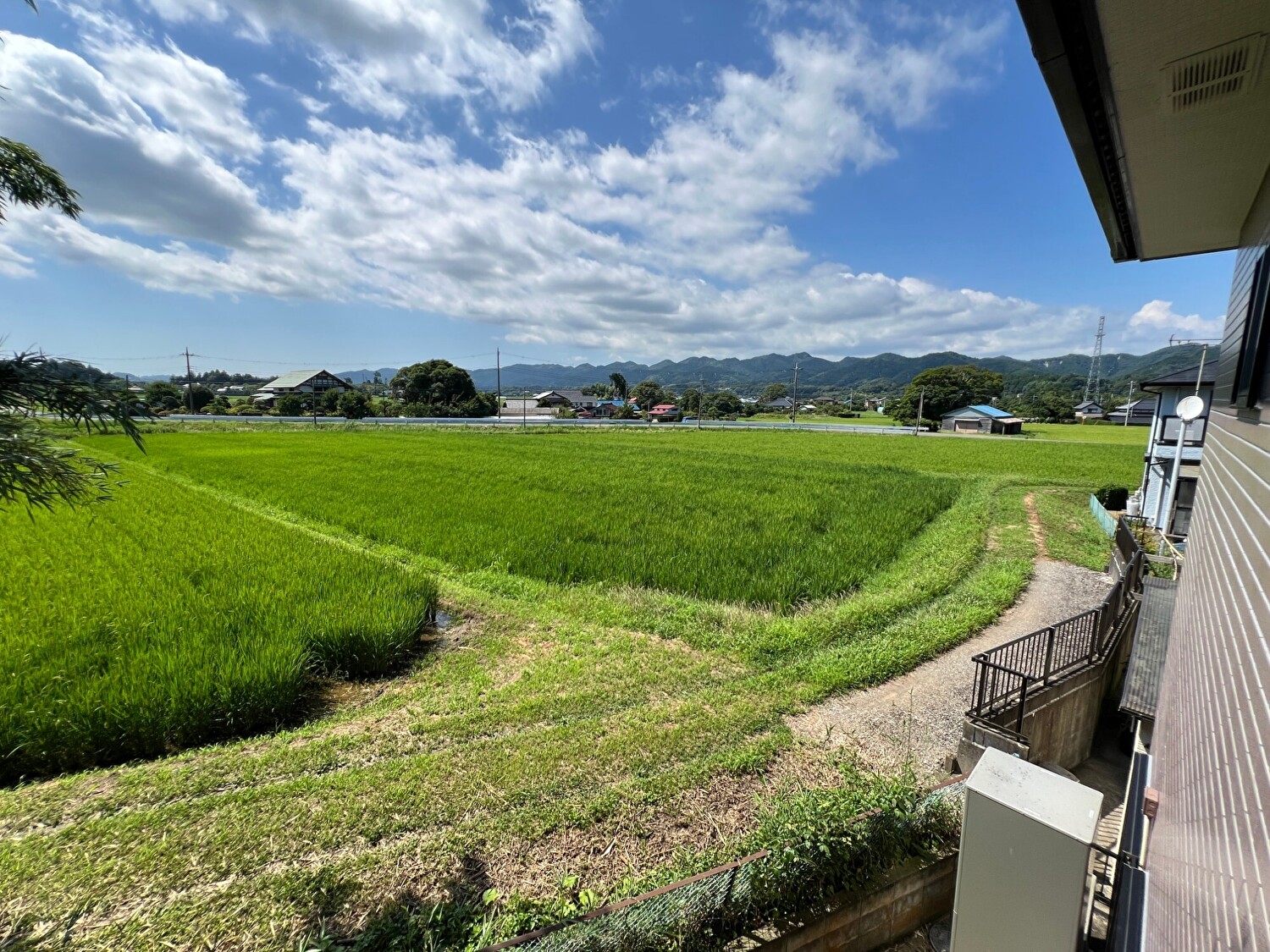 売家　鴨川市南小町　4LDK　1280万円 サムネイル画像2