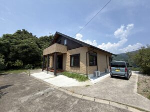 南東側から見た物件全景