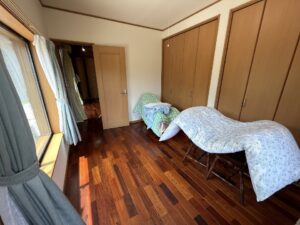 1階5帖の洋室を東側の角度から