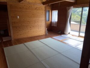 2階の洋室を南側から